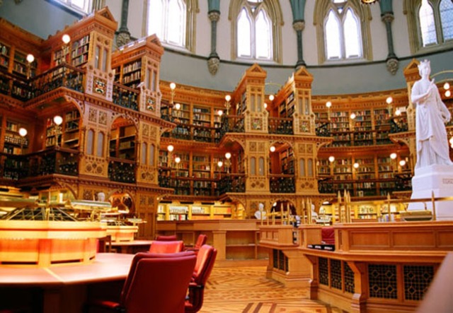 8.-Biblioteca-do-Parlamento-em-Ottawa-Canadá